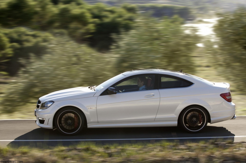 Авто обои Mercedes-Benz C63 AMG Coupe 2012