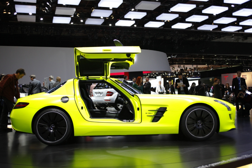 Авто обои Mercedes-Benz SLS E-Cell 2011