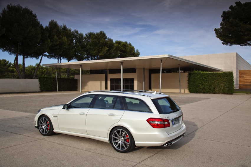 Авто обои Mercedes-Benz E63 AMG Wagon