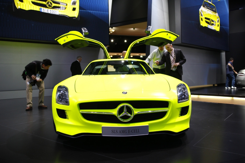 Авто обои Mercedes-Benz SLS E-Cell 2011