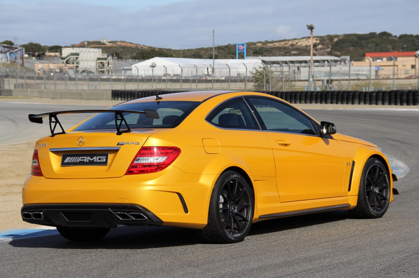 Авто обои Mercedes-Benz C63 AMG Coupe Black Series 2012