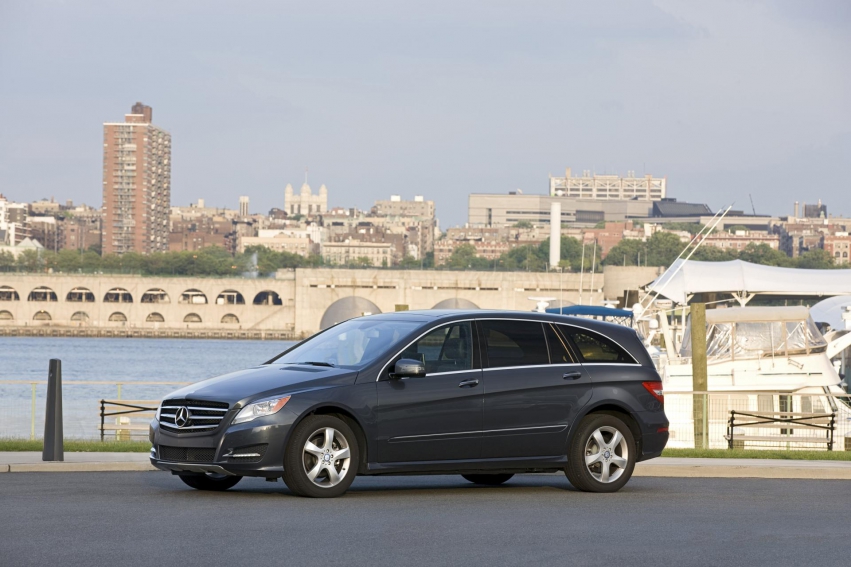 Авто обои Mercedes-Benz R-Class 2012