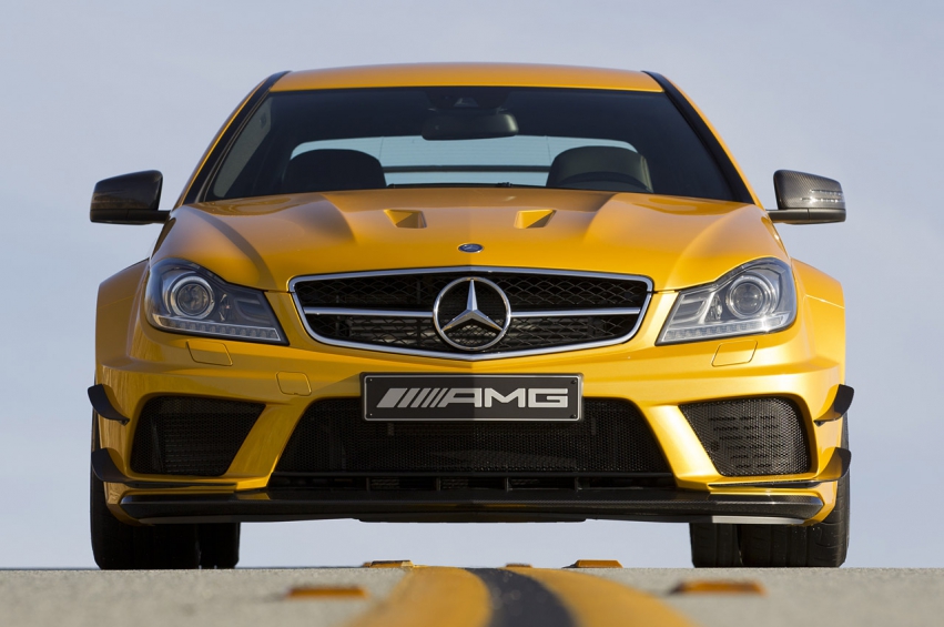 Авто обои Mercedes-Benz C63 AMG Coupe Black Series 2012