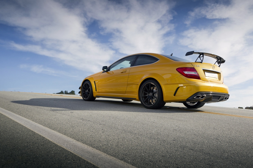 Авто обои Mercedes-Benz C63 AMG Coupe Black Series 2012