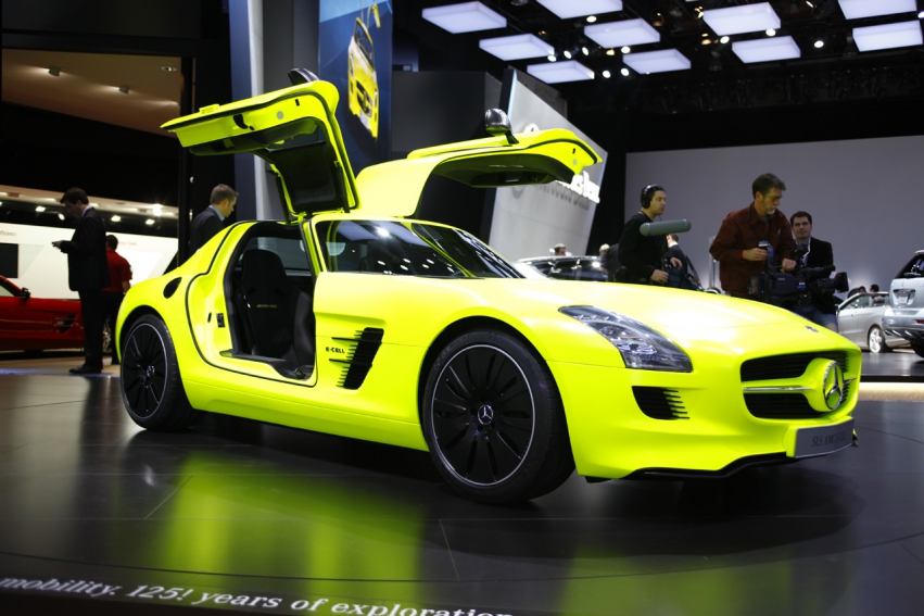 Авто обои Mercedes-Benz SLS E-Cell 2011