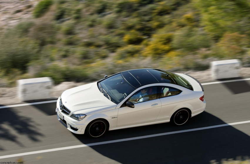 Авто обои Mercedes-Benz C63 AMG Coupe 2012