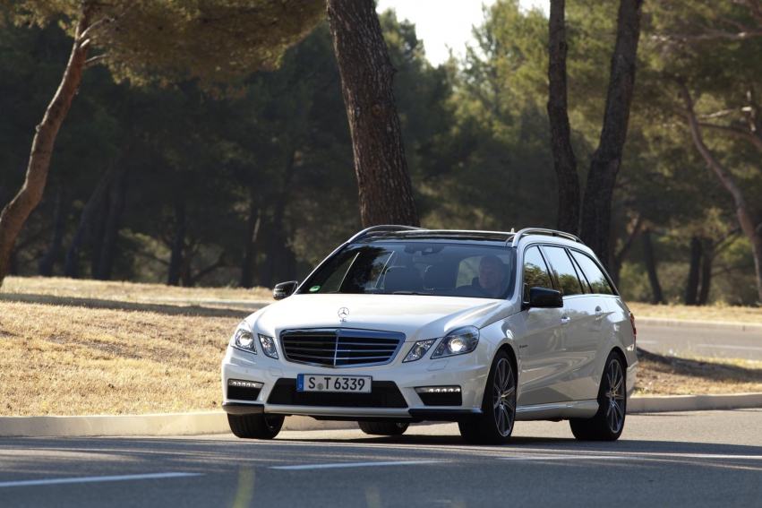 Авто обои Mercedes-Benz E63 AMG Wagon