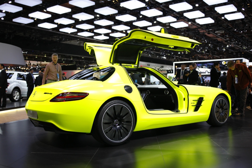 Авто обои Mercedes-Benz SLS E-Cell 2011