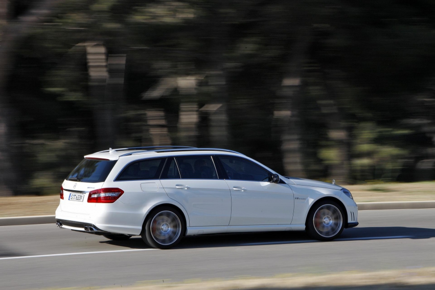 Авто обои Mercedes-Benz E63 AMG Wagon