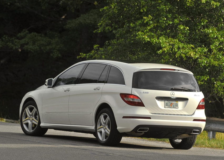 Авто обои Mercedes-Benz R-Class 2012