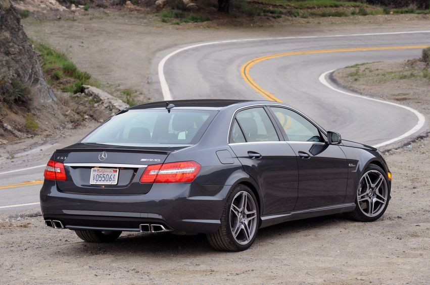 Авто обои Mercedes-Benz E63 AMG 2010