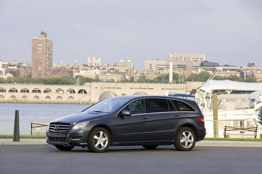 Авто обои Mercedes-Benz R-Class 2012