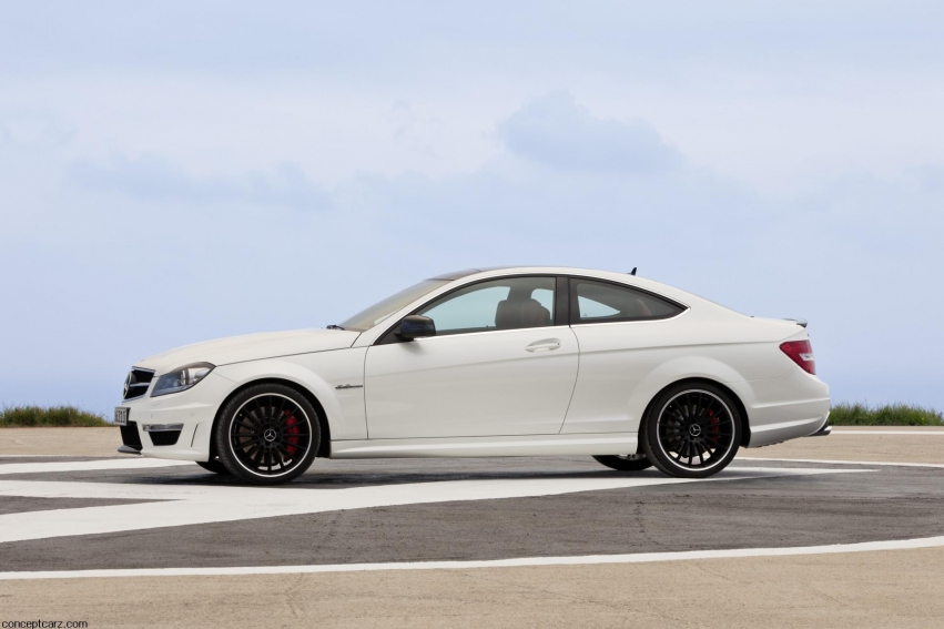 Авто обои Mercedes-Benz C63 AMG Coupe 2012