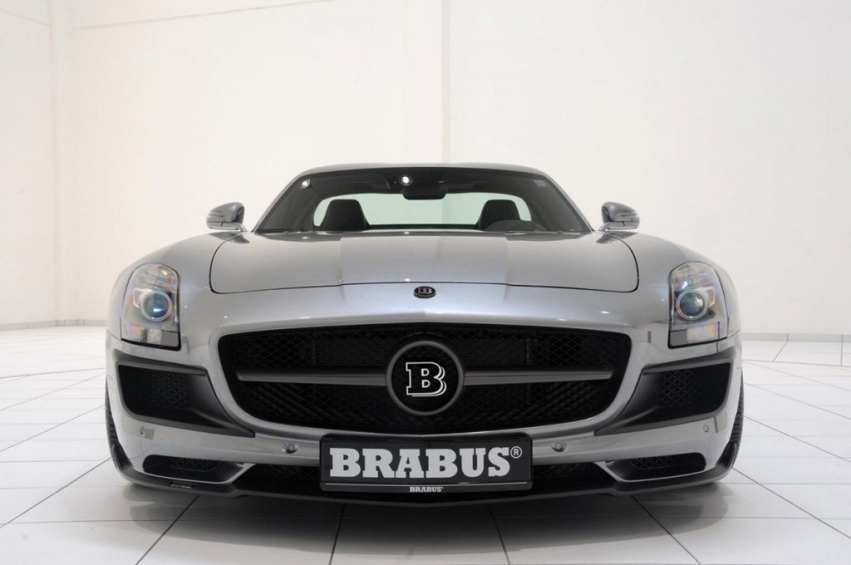 Авто обои Mercedes-Benz SLS AMG BRABUS 700 Biturbo