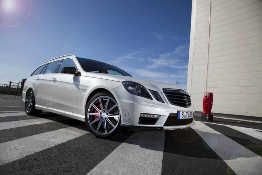 Авто обои Mercedes-Benz E63 AMG Wagon