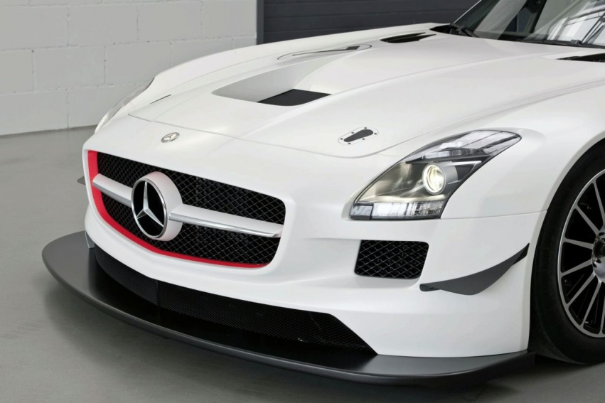 Авто обои Mercedes-Benz SLS AMG GT3