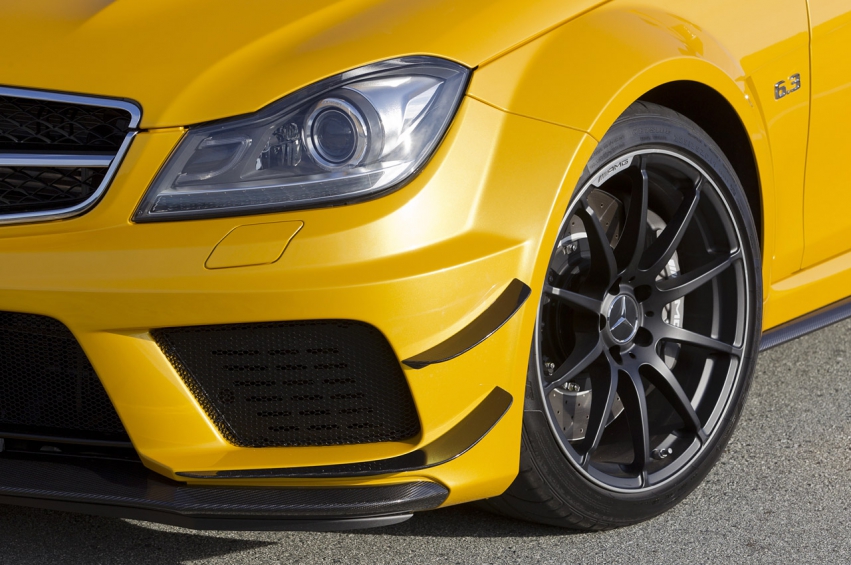 Авто обои Mercedes-Benz C63 AMG Coupe Black Series 2012