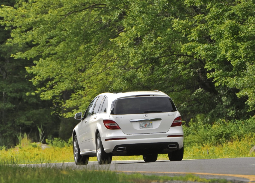 Авто обои Mercedes-Benz R-Class 2012