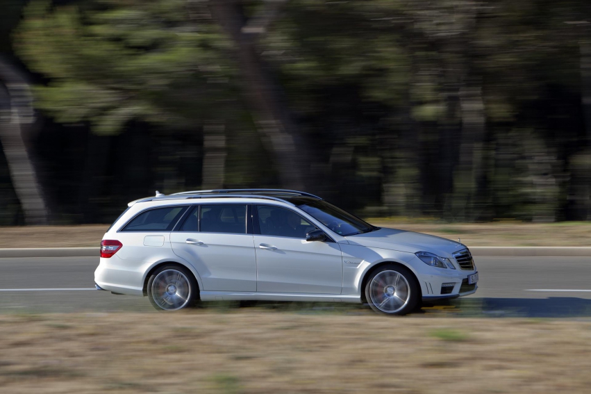 Авто обои Mercedes-Benz E63 AMG Wagon