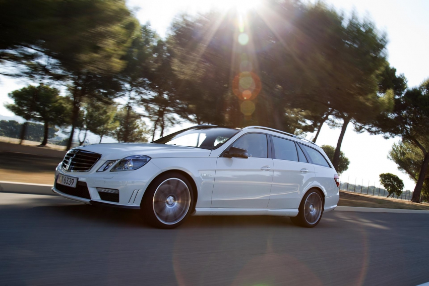 Авто обои Mercedes-Benz E63 AMG Wagon