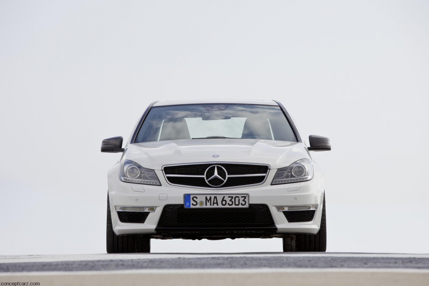 Авто обои Mercedes-Benz C63 AMG 2012