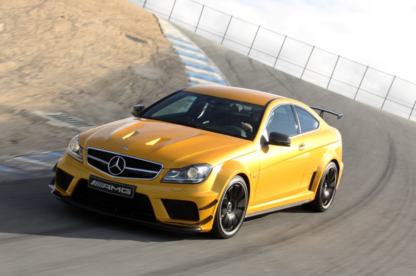 Авто обои Mercedes-Benz  Mercedes Benz C63 Amg Coupe Black Series 2012