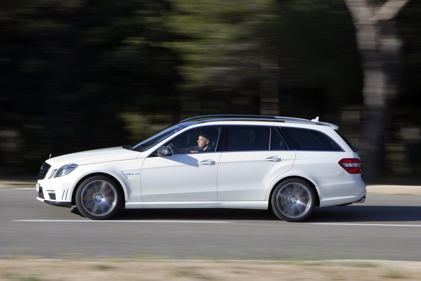 Авто обои Mercedes-Benz E63 AMG Wagon