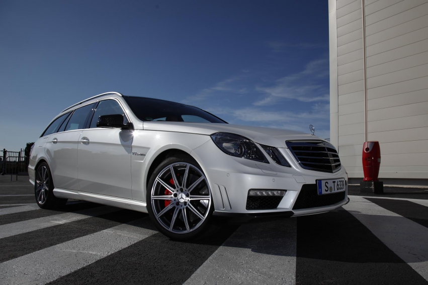 Авто обои Mercedes-Benz E63 AMG Wagon