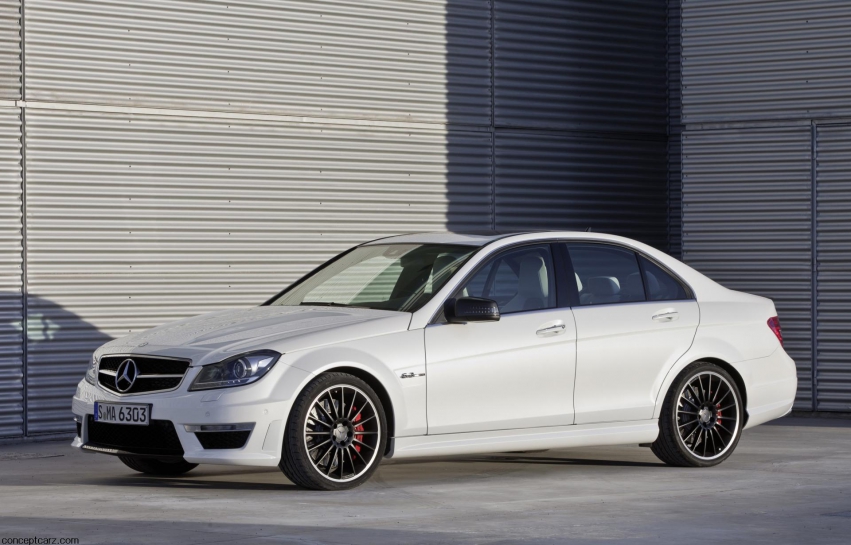 Авто обои Mercedes-Benz C63 AMG 2012