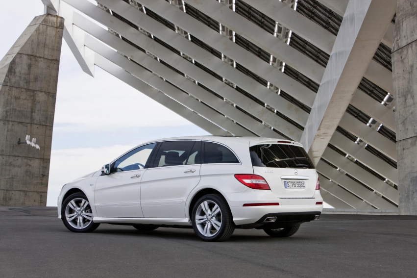 Авто обои Mercedes-Benz R-Class 2012