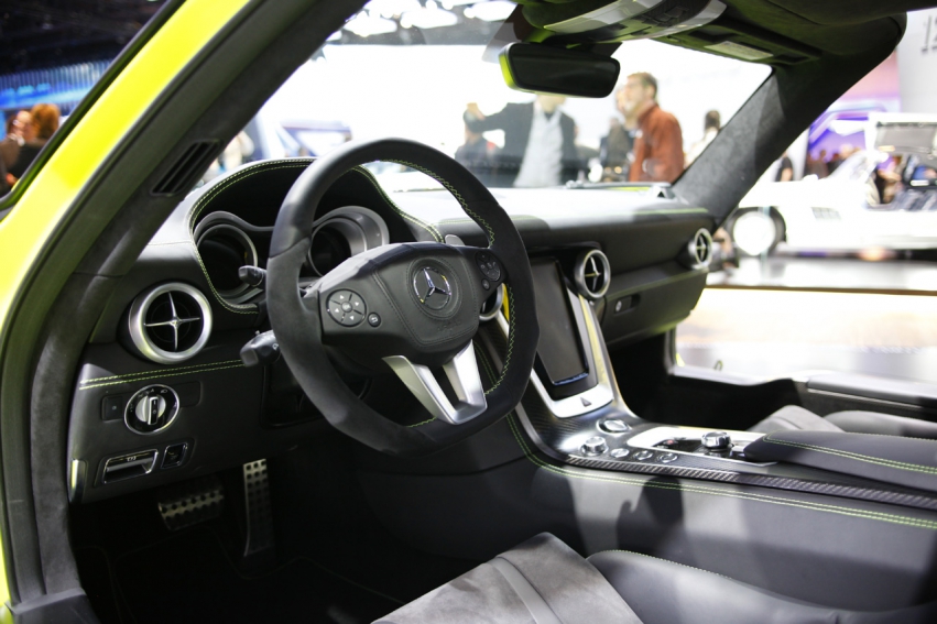 Авто обои Mercedes-Benz SLS E-Cell 2011