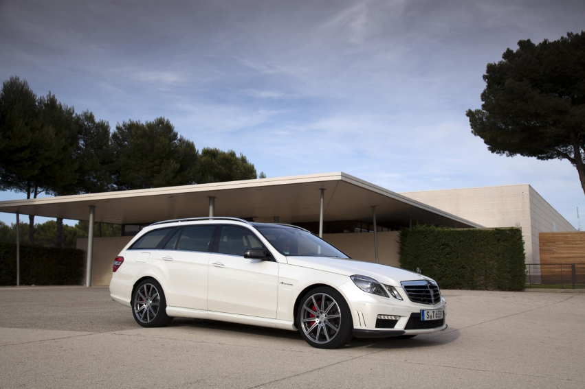 Авто обои Mercedes-Benz E63 AMG Wagon