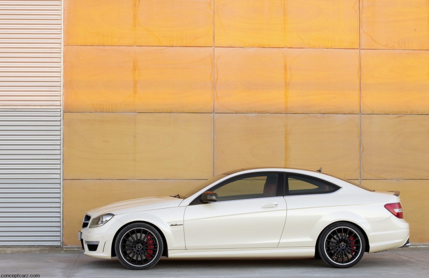 Авто обои Mercedes-Benz C63 AMG Coupe 2012