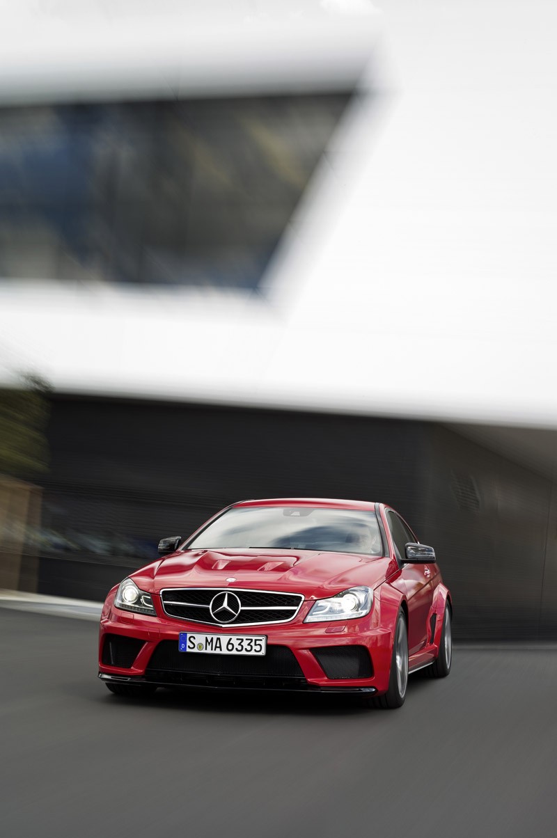 Авто обои Mercedes-Benz c63 amg coupe