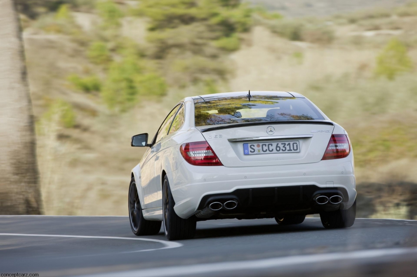 Авто обои Mercedes-Benz C63 AMG Coupe 2012