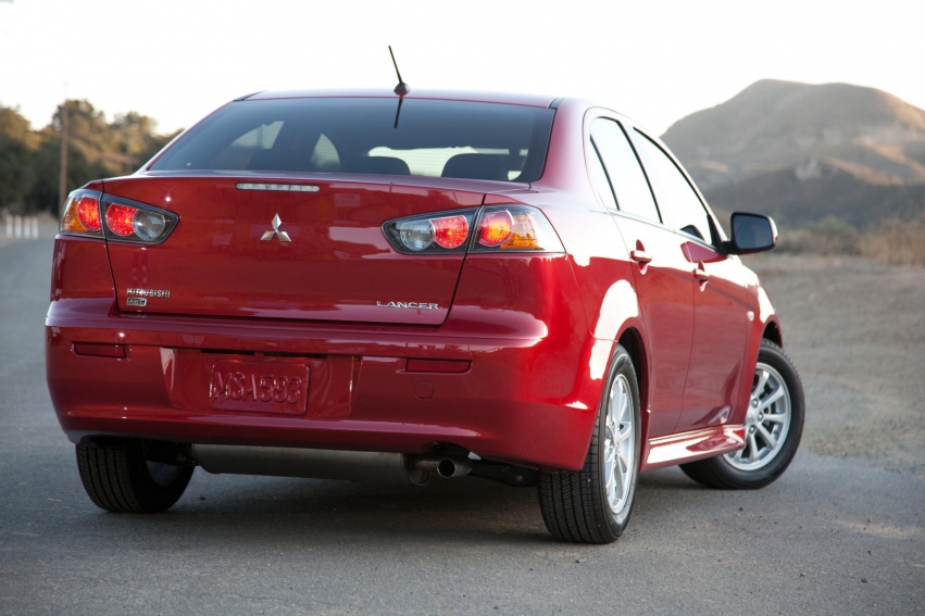 Авто обои Mitsubishi Lancer SE 2012