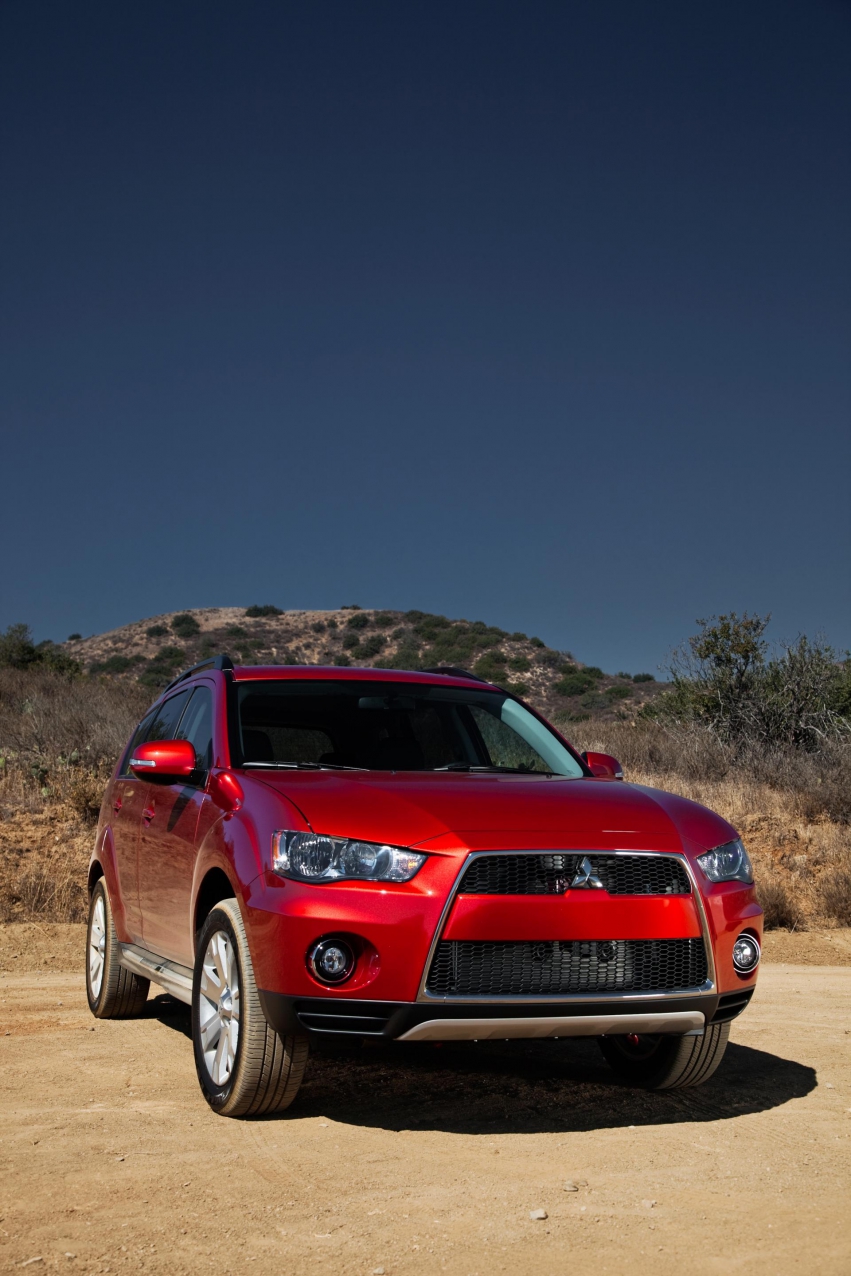 Авто обои Mitsubishi Outlander 2012