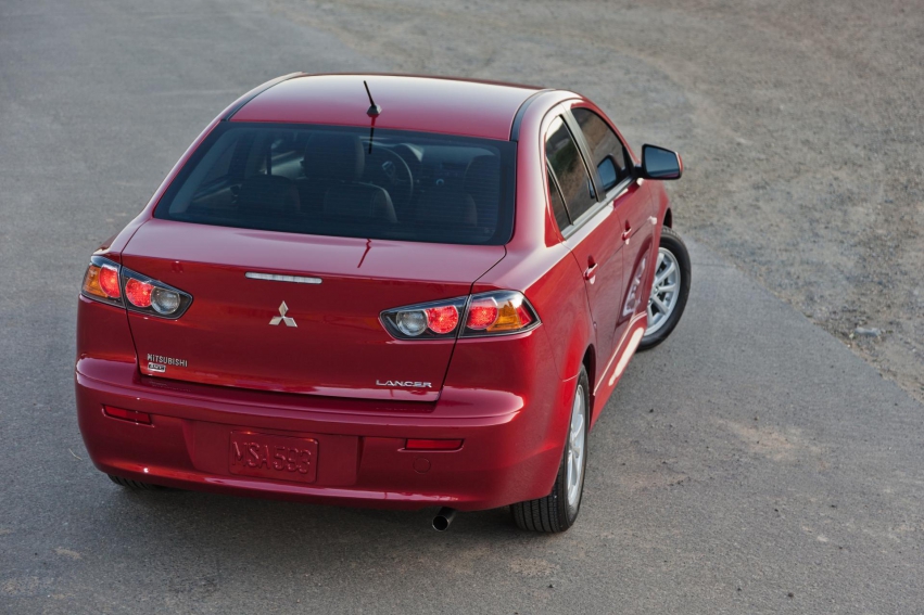 Авто обои Mitsubishi Lancer SE 2012