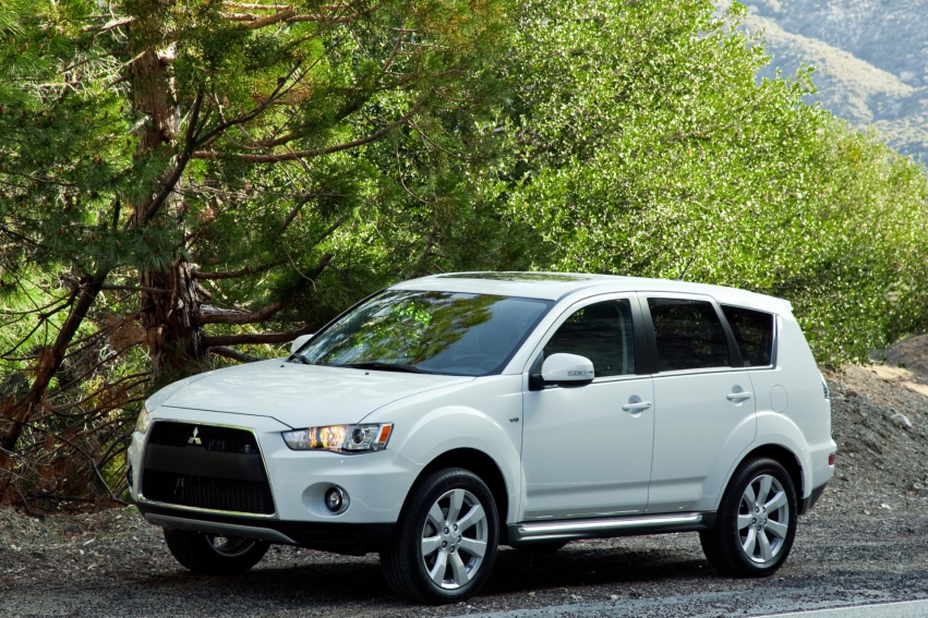 Авто обои Mitsubishi Outlander 2012