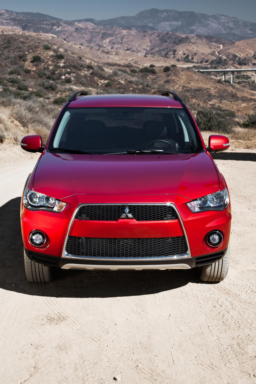 Авто обои Mitsubishi Outlander 2012