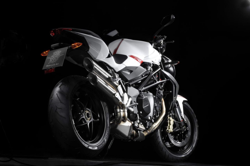 Мото обои MV Agusta Brutale R 1090