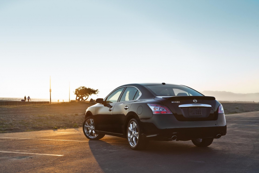 Авто обои Nissan Maxima 2012