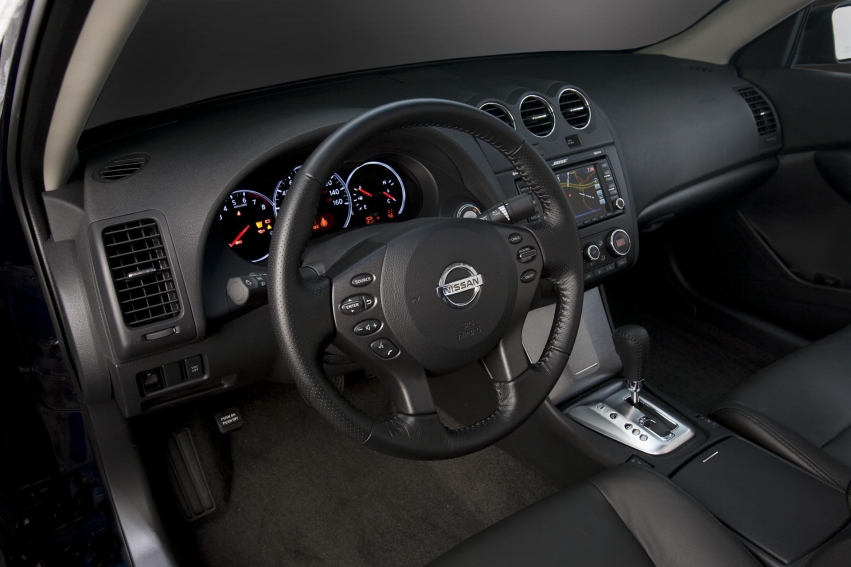 Авто обои Nissan Altima 2012