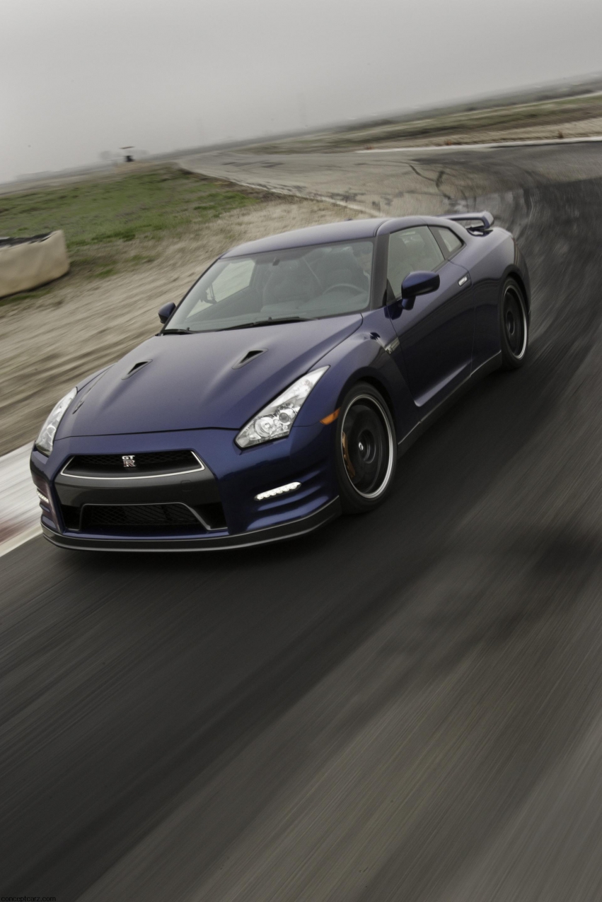 Авто обои Nissan GT-R 2012