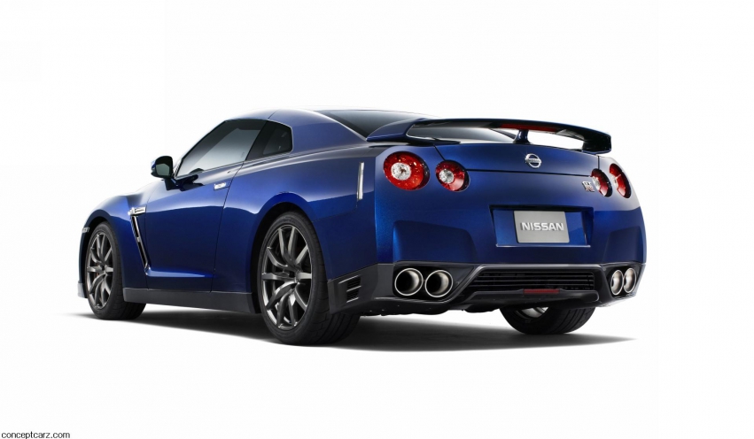 Авто обои Nissan GT-R 2012