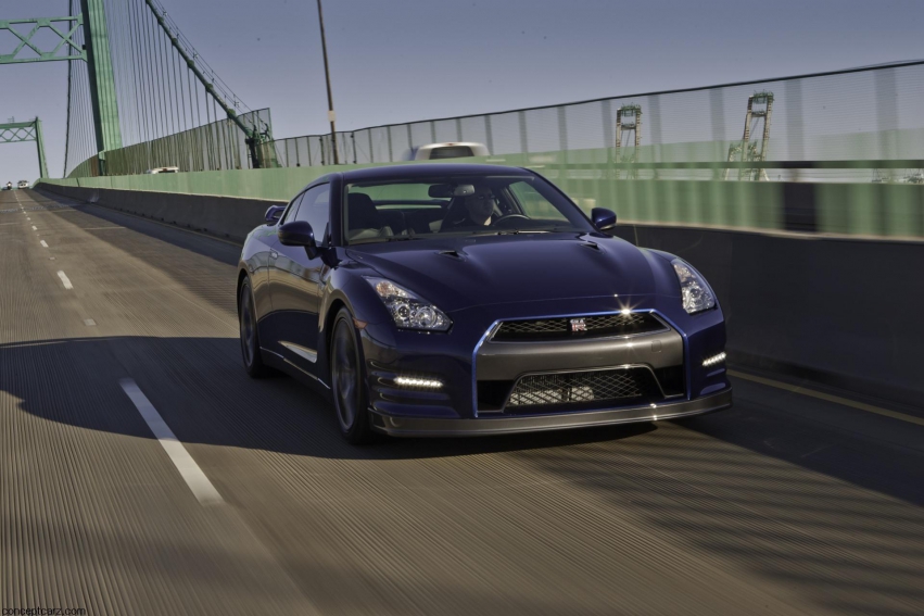 Авто обои Nissan GT-R 2012