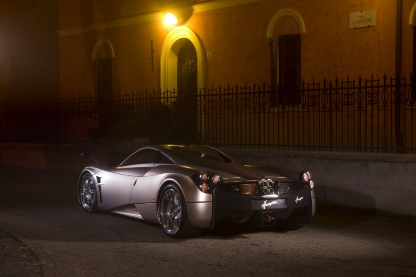 Авто обои Pagani Huayra