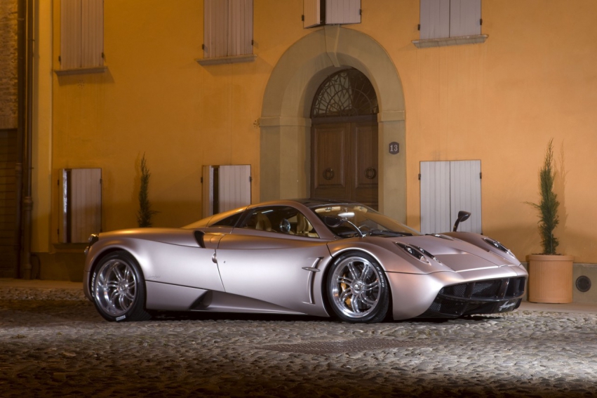 Авто обои Pagani Huayra