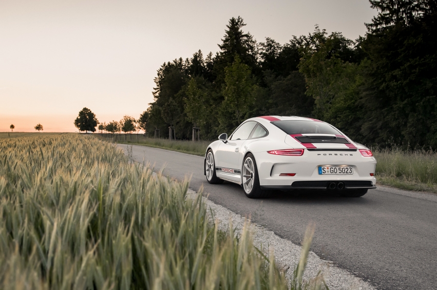 Авто обои Porsche 911 R 2016