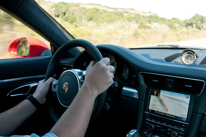 Авто обои Porsche 911 Carrera S First Drive